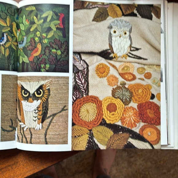 Set of 2 Vintage Yarn Crafting Books 1970’s - Picture 6 of 13